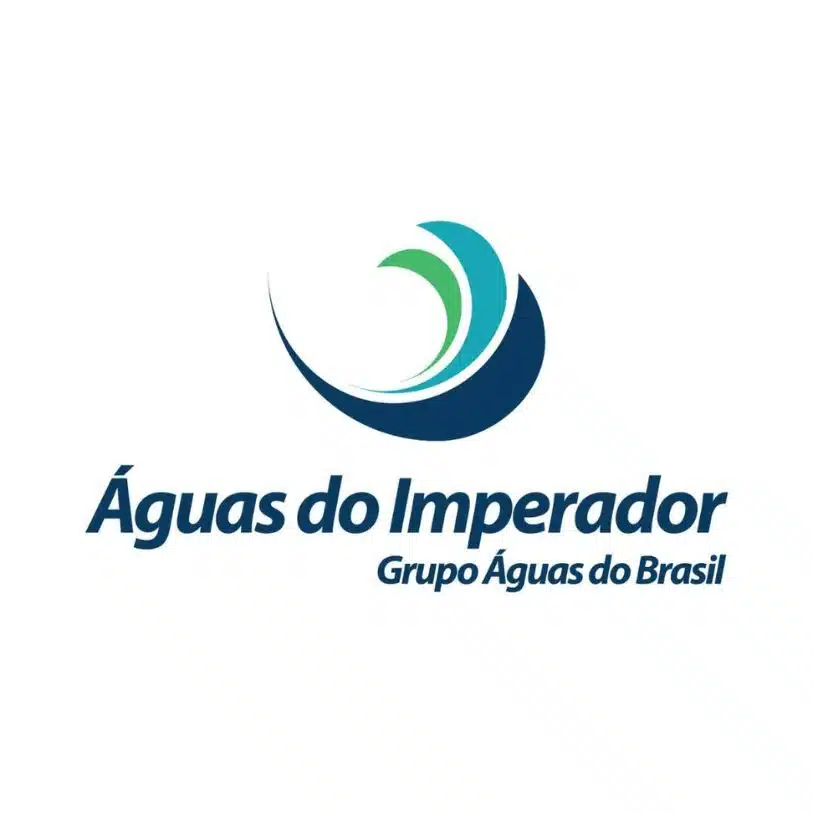 Profissional trabalhando no poço